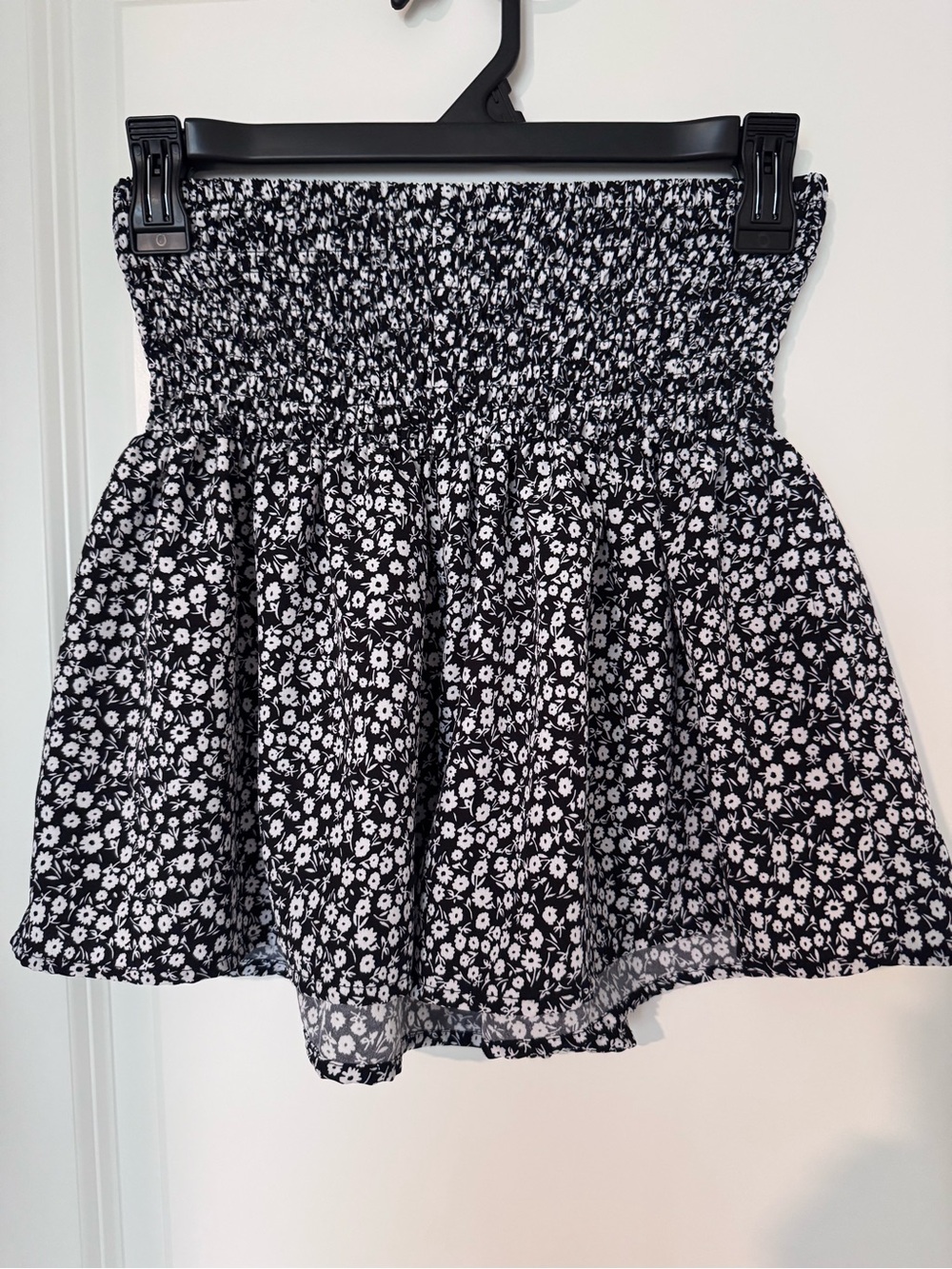 Black & White Floral Flowy Shorts